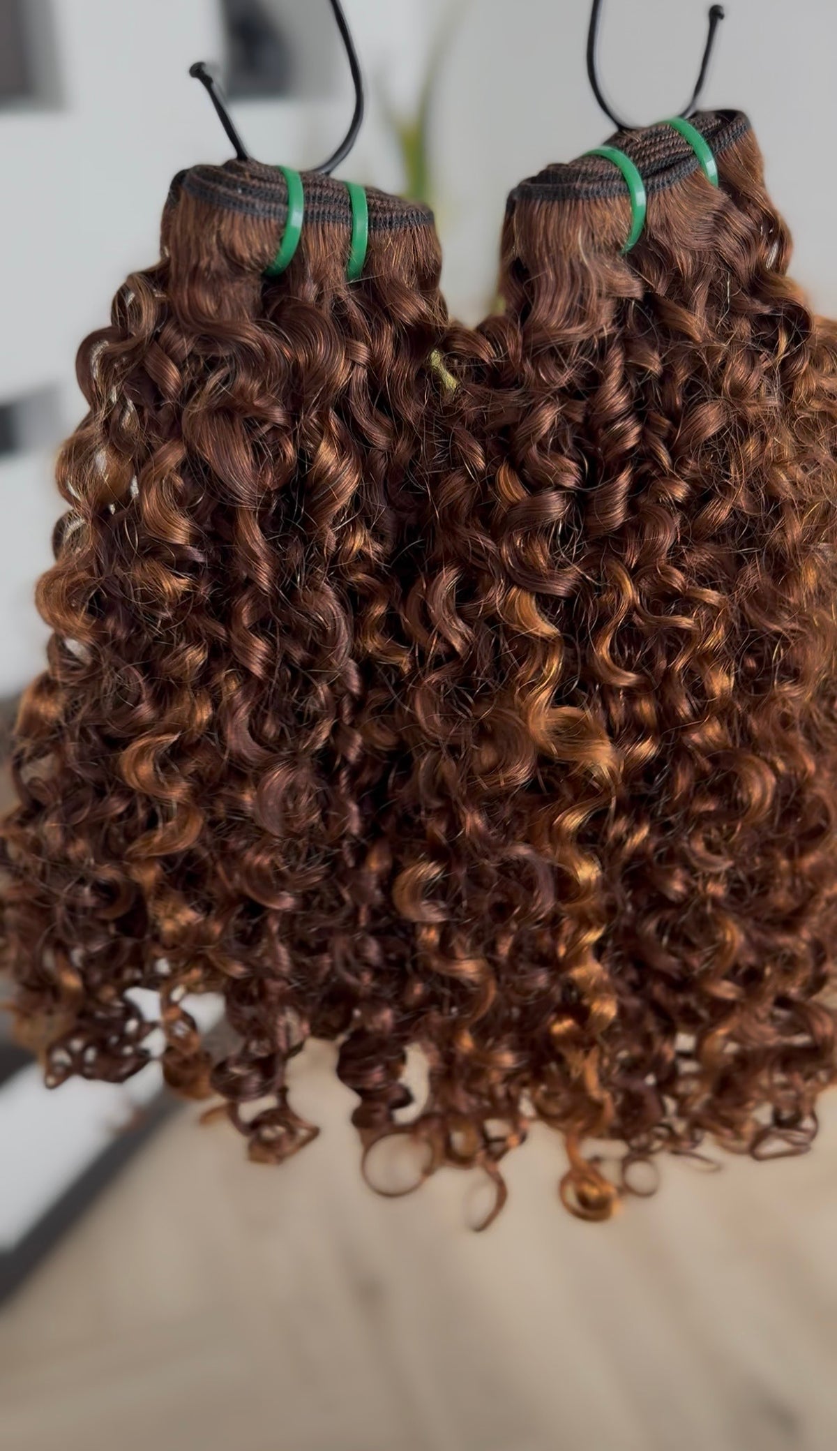 Pixie CURLY with highlights