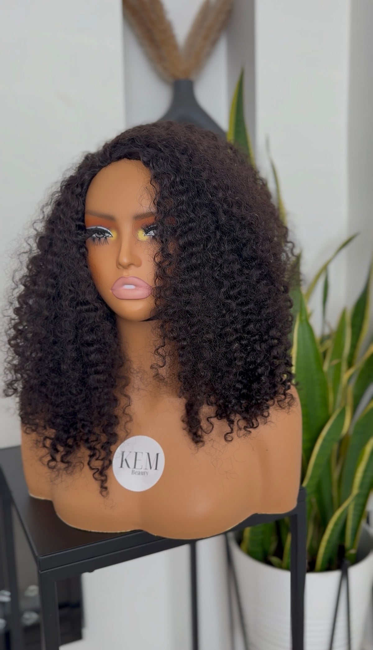 Fiji Curl Halfwig