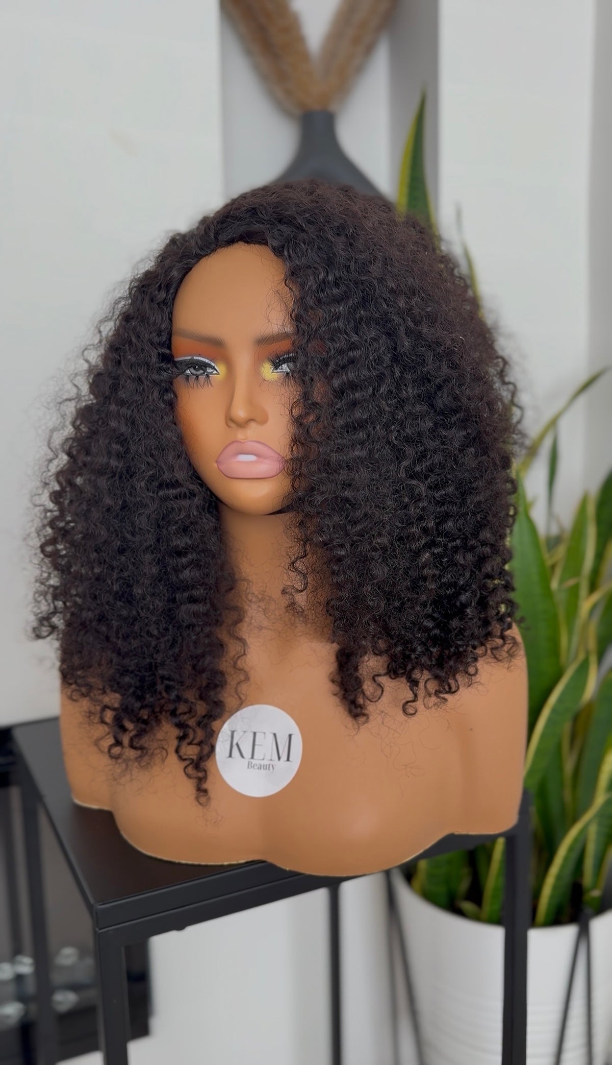 Fiji Curl Halfwig