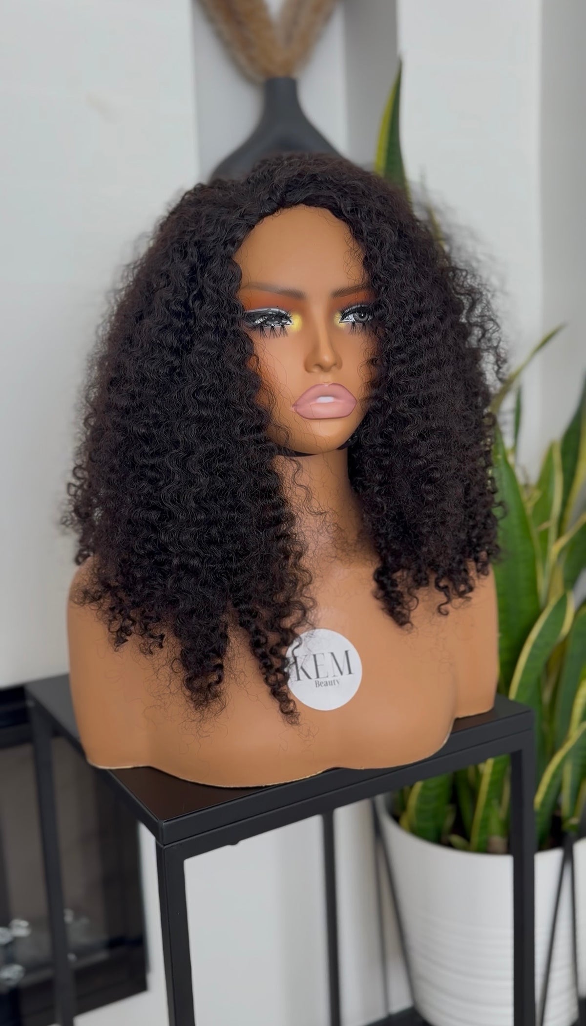 Fiji Curl Halfwig
